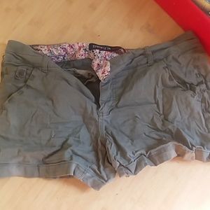 Freestyle revolution shorts. Size 13